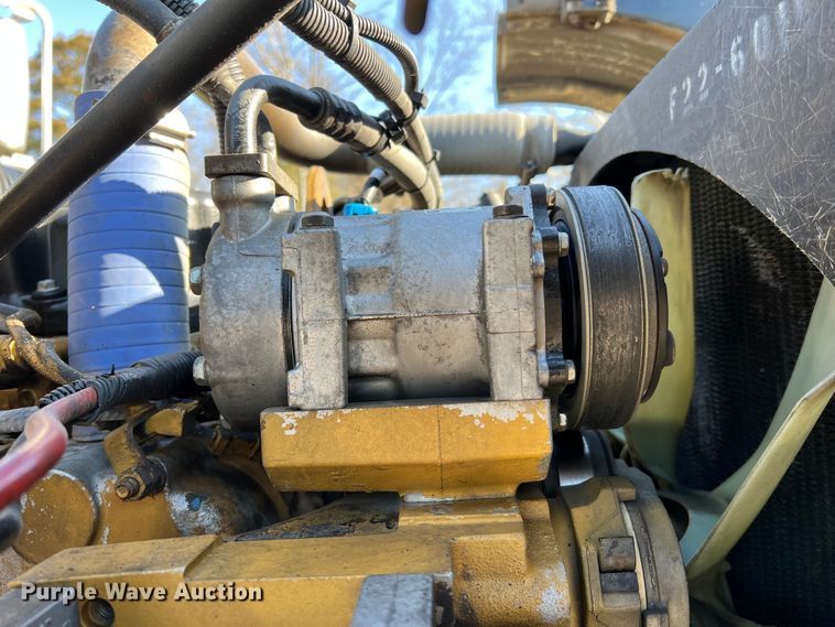 image for item LI9546 2006 Peterbilt 379  semi truck