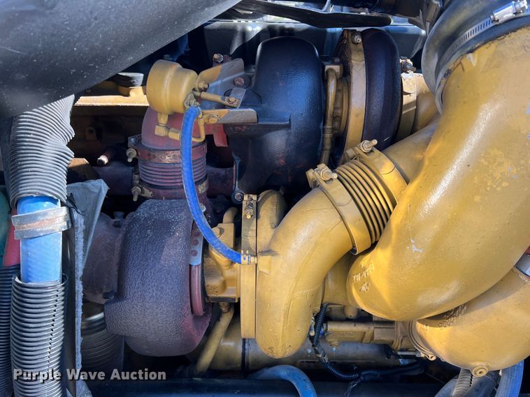 image for item LI9546 2006 Peterbilt 379  semi truck