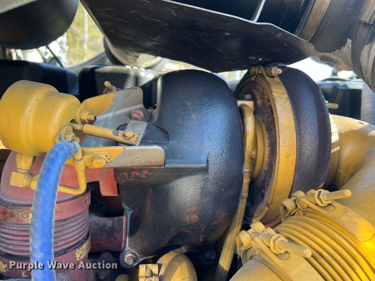 image for item LI9546 2006 Peterbilt 379  semi truck