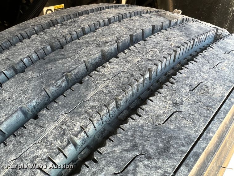 image for item LI9546 2006 Peterbilt 379  semi truck