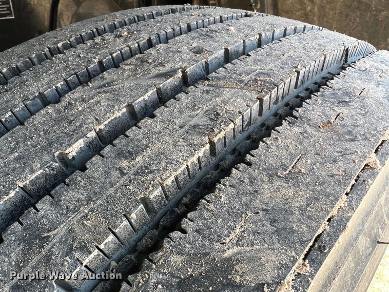 image for item LI9546 2006 Peterbilt 379  semi truck