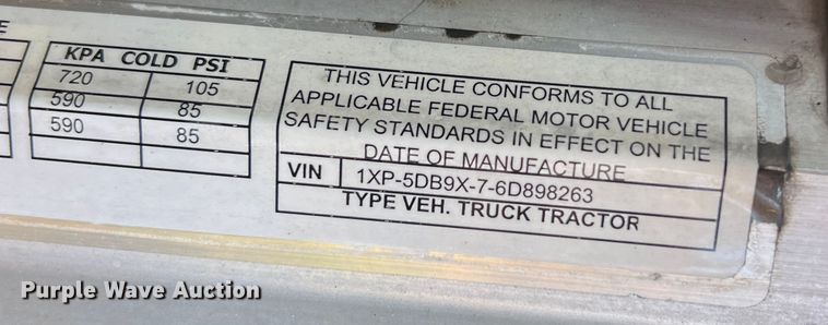 image for item LI9546 2006 Peterbilt 379  semi truck