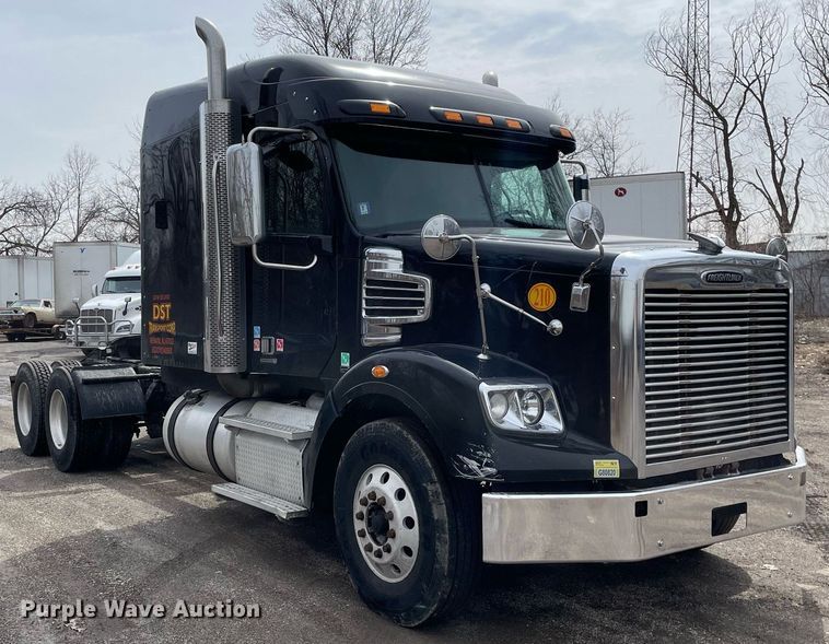 image for item LJ9564 2012 Freightliner Coronado SD  semi truck