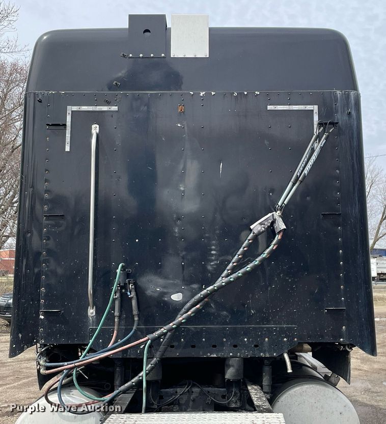 image for item LJ9564 2012 Freightliner Coronado SD  semi truck