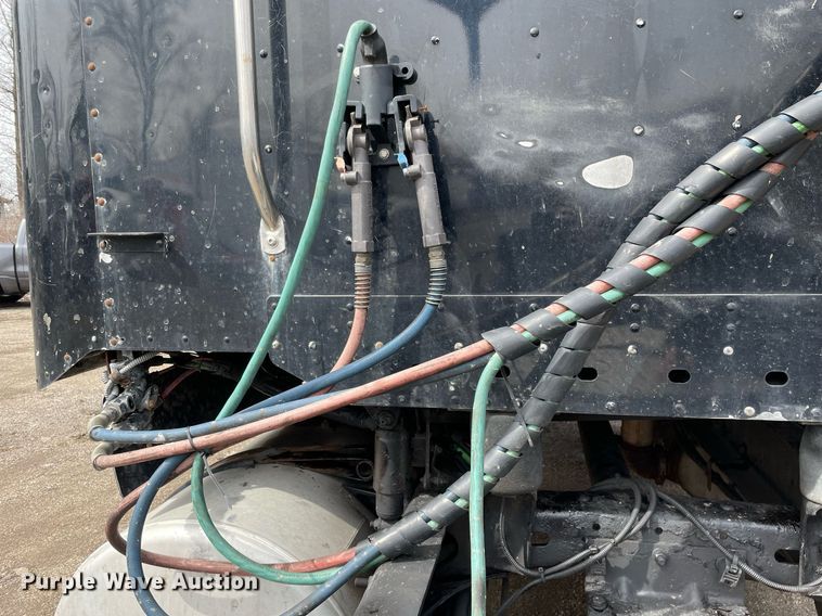 image for item LJ9564 2012 Freightliner Coronado SD  semi truck