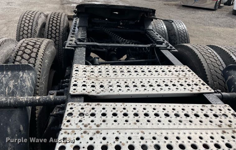 image for item LJ9564 2012 Freightliner Coronado SD  semi truck