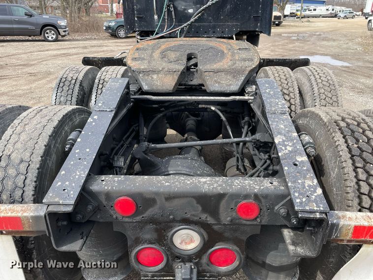 image for item LJ9564 2012 Freightliner Coronado SD  semi truck