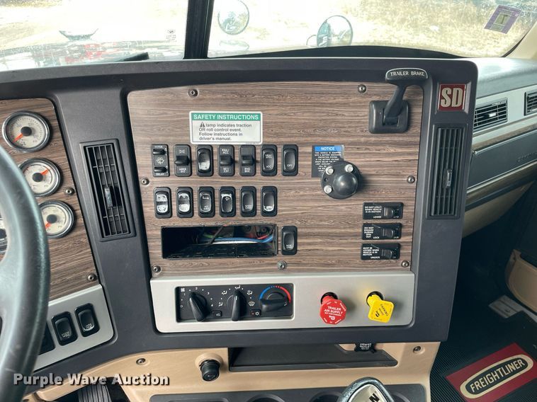 image for item LJ9564 2012 Freightliner Coronado SD  semi truck