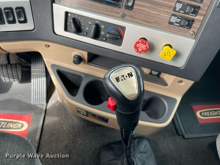 image for item LJ9564 2012 Freightliner Coronado SD  semi truck