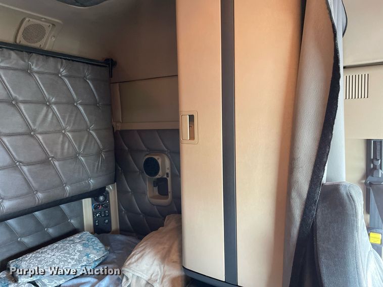 image for item LJ9564 2012 Freightliner Coronado SD  semi truck