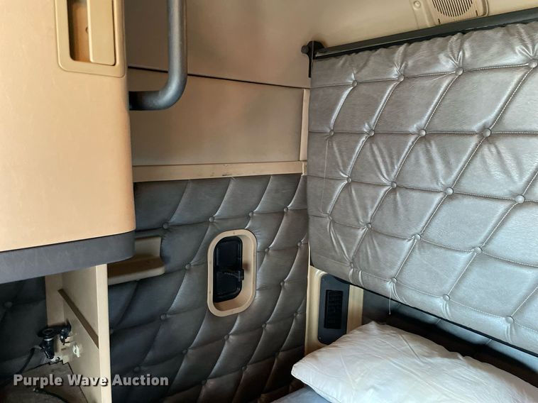 image for item LJ9564 2012 Freightliner Coronado SD  semi truck