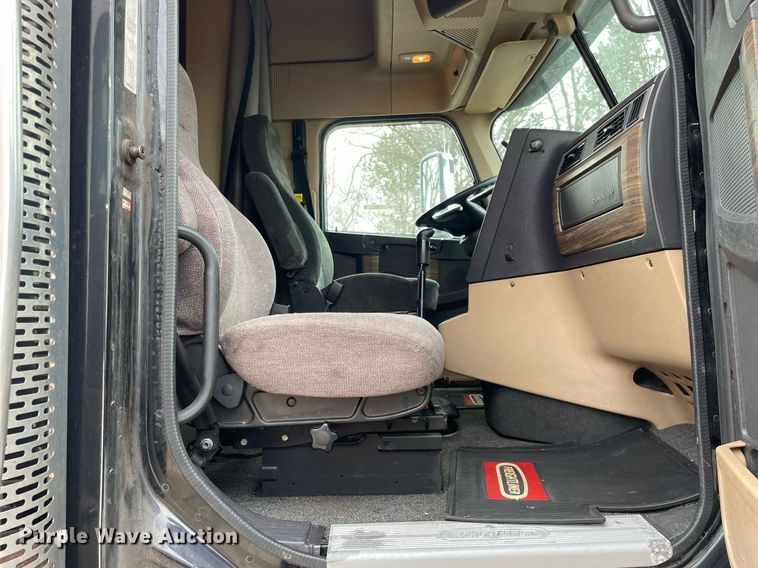 image for item LJ9564 2012 Freightliner Coronado SD  semi truck