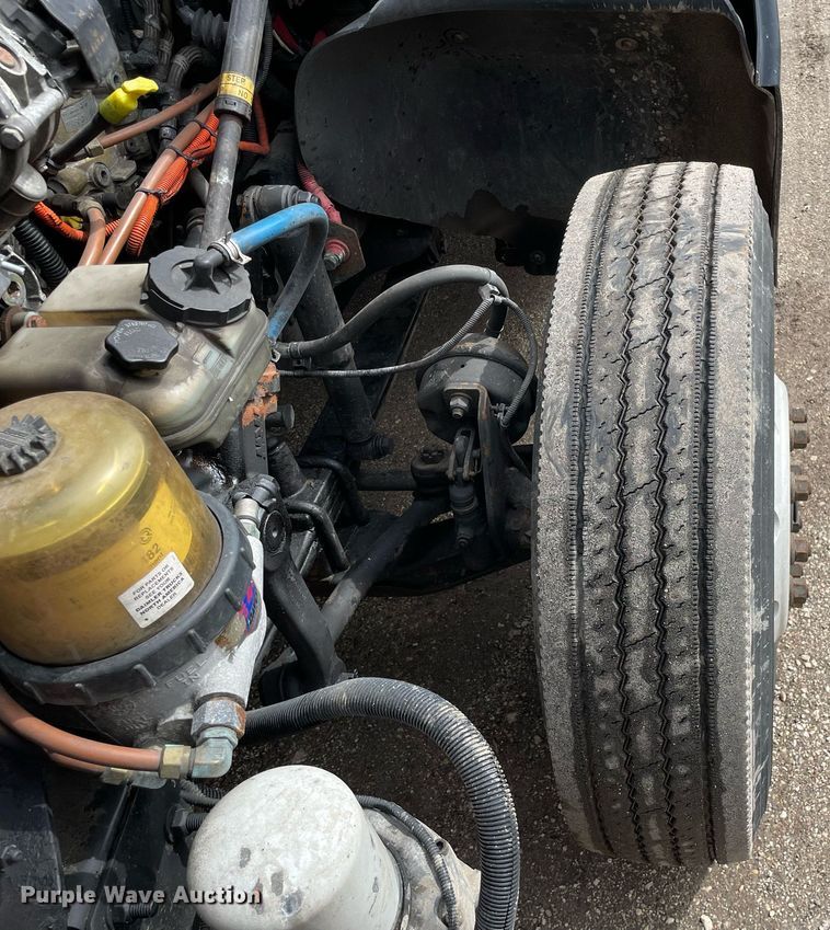 image for item LJ9564 2012 Freightliner Coronado SD  semi truck