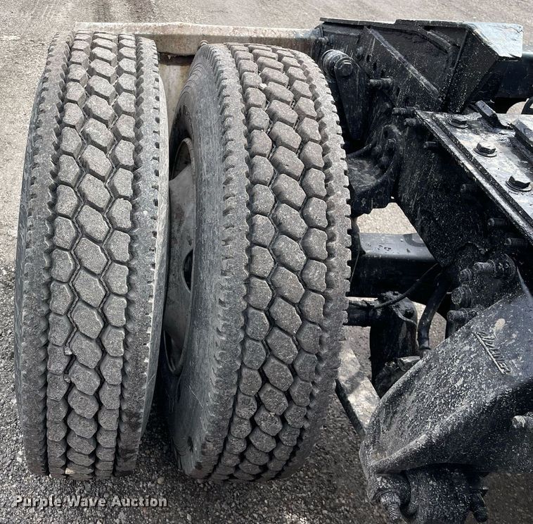 image for item LJ9564 2012 Freightliner Coronado SD  semi truck