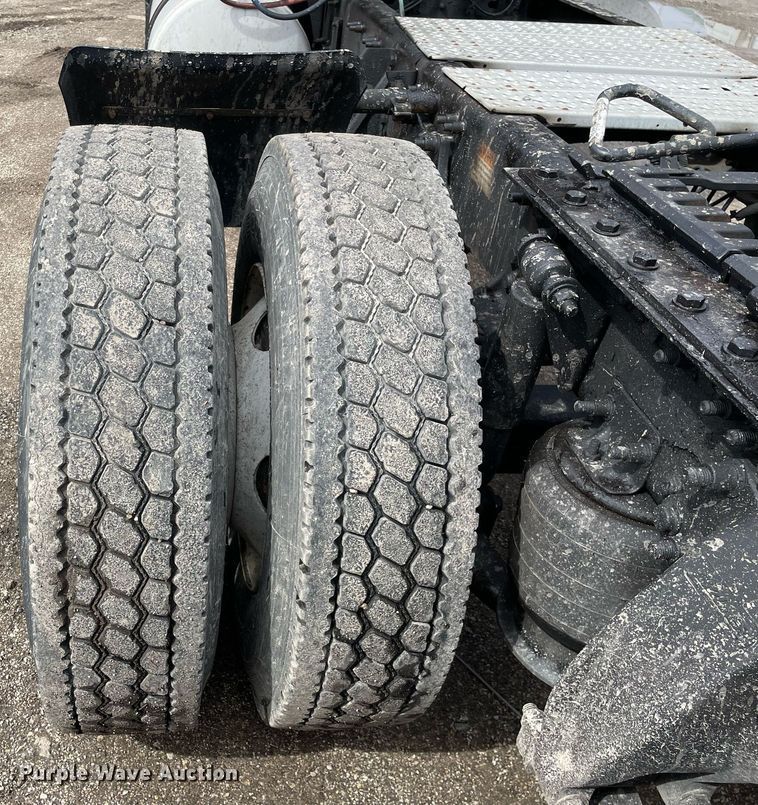 image for item LJ9564 2012 Freightliner Coronado SD  semi truck