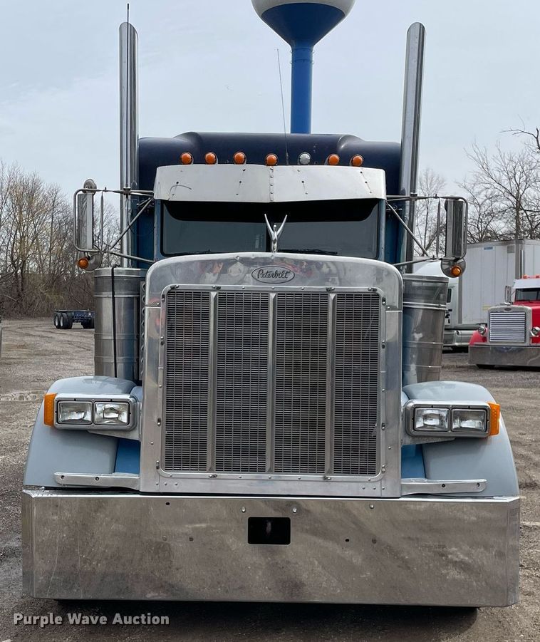 image for item LJ9565 1997 Peterbilt 379  semi truck
