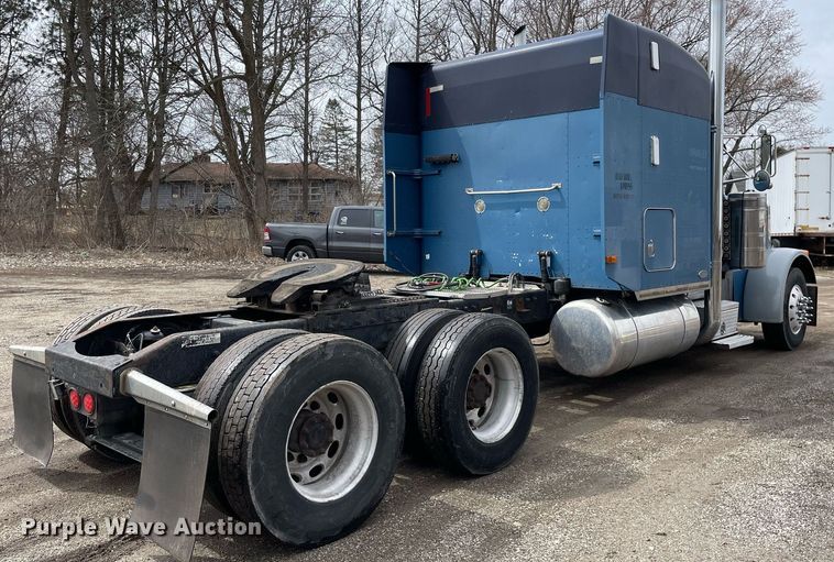 image for item LJ9565 1997 Peterbilt 379  semi truck