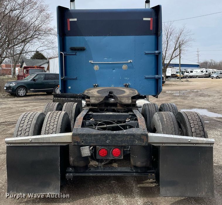 image for item LJ9565 1997 Peterbilt 379  semi truck