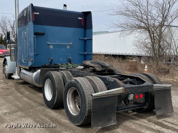 image for item LJ9565 1997 Peterbilt 379  semi truck