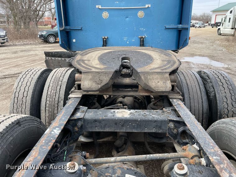 image for item LJ9565 1997 Peterbilt 379  semi truck