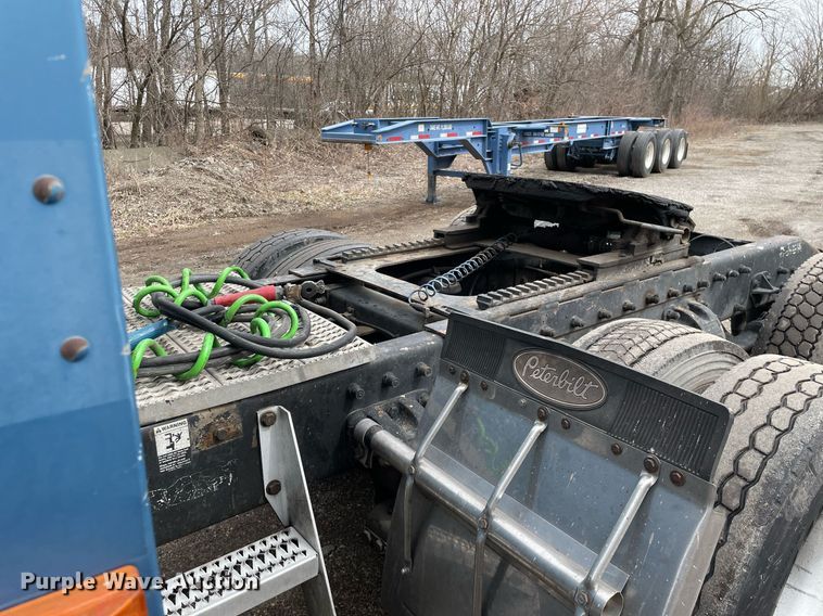 image for item LJ9565 1997 Peterbilt 379  semi truck