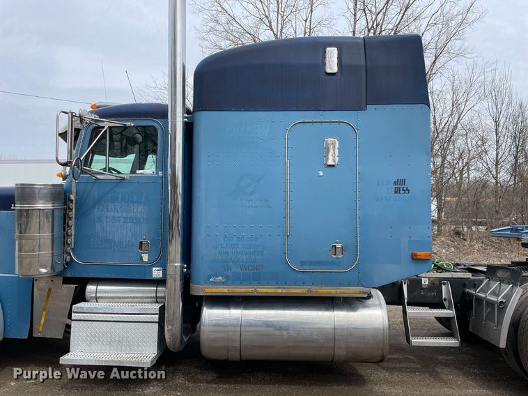 image for item LJ9565 1997 Peterbilt 379  semi truck