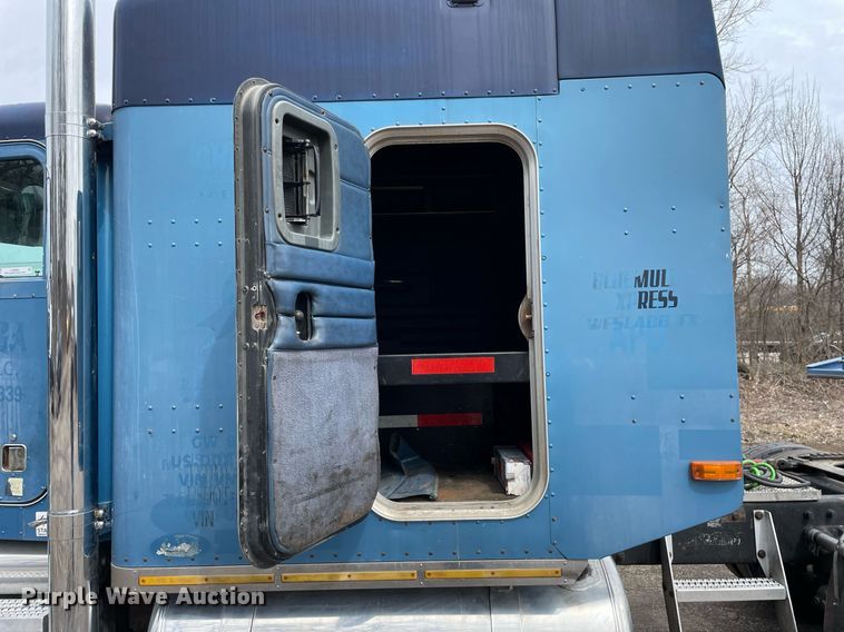 image for item LJ9565 1997 Peterbilt 379  semi truck