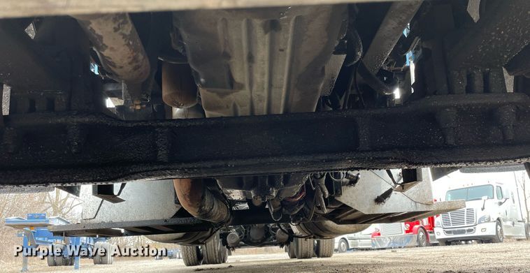 image for item LJ9565 1997 Peterbilt 379  semi truck