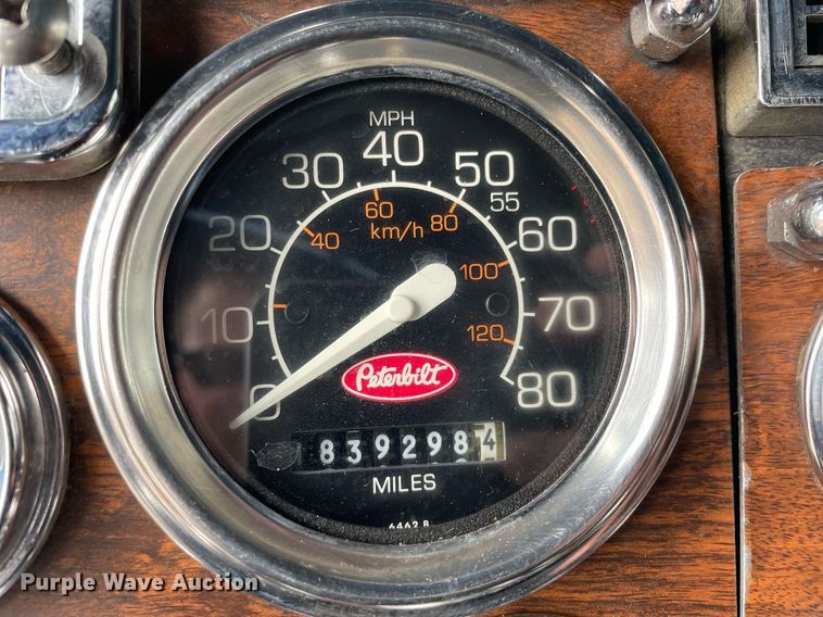 image for item LJ9565 1997 Peterbilt 379  semi truck