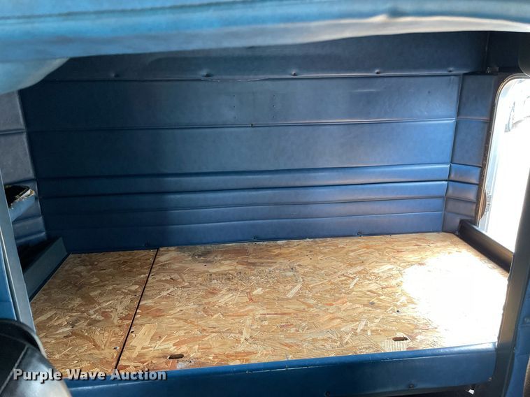 image for item LJ9565 1997 Peterbilt 379  semi truck