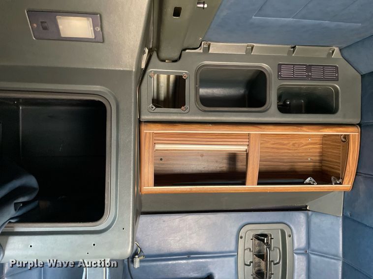 image for item LJ9565 1997 Peterbilt 379  semi truck