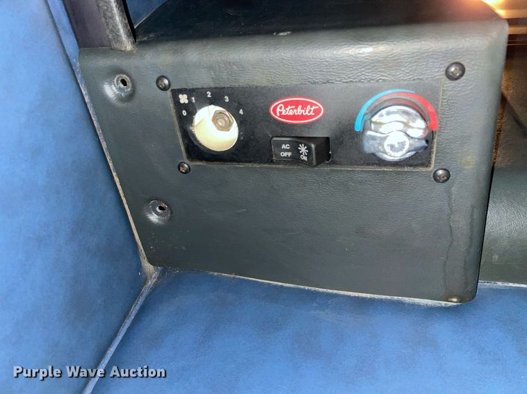 image for item LJ9565 1997 Peterbilt 379  semi truck