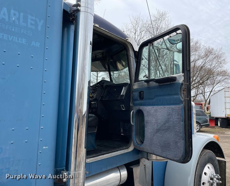 image for item LJ9565 1997 Peterbilt 379  semi truck