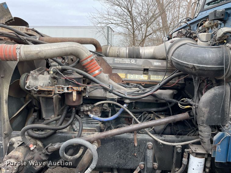 image for item LJ9565 1997 Peterbilt 379  semi truck