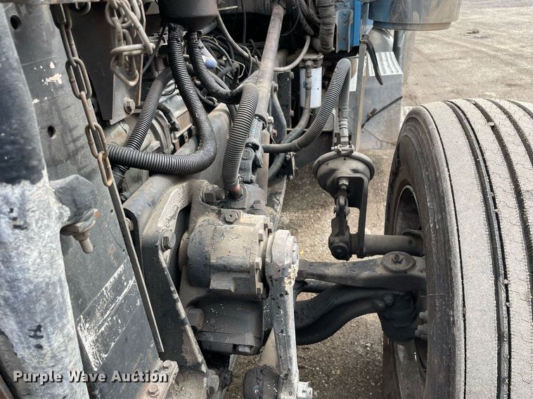 image for item LJ9565 1997 Peterbilt 379  semi truck