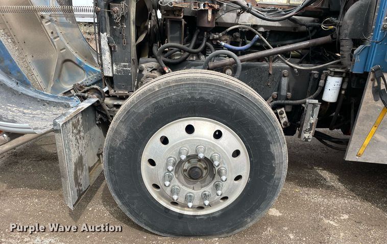 image for item LJ9565 1997 Peterbilt 379  semi truck