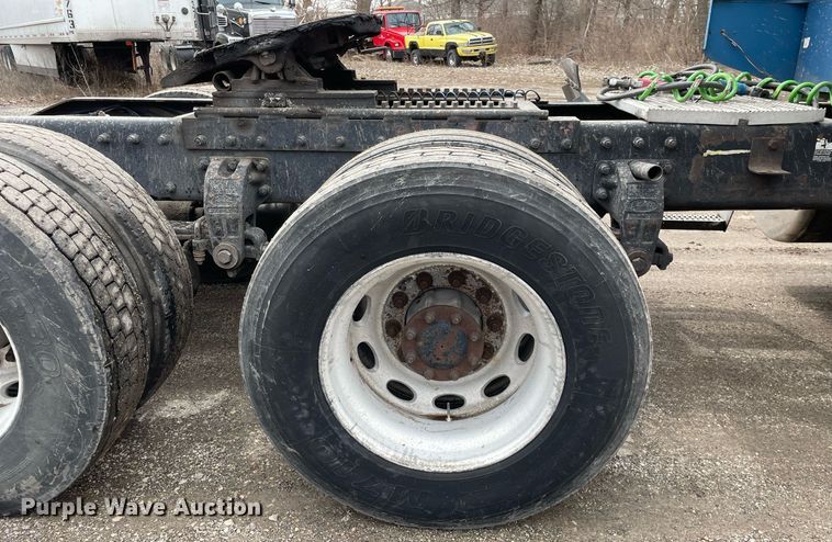 image for item LJ9565 1997 Peterbilt 379  semi truck