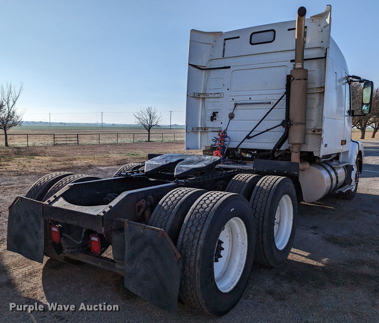 image for item LP9251 2002 Volvo VNL semi truck