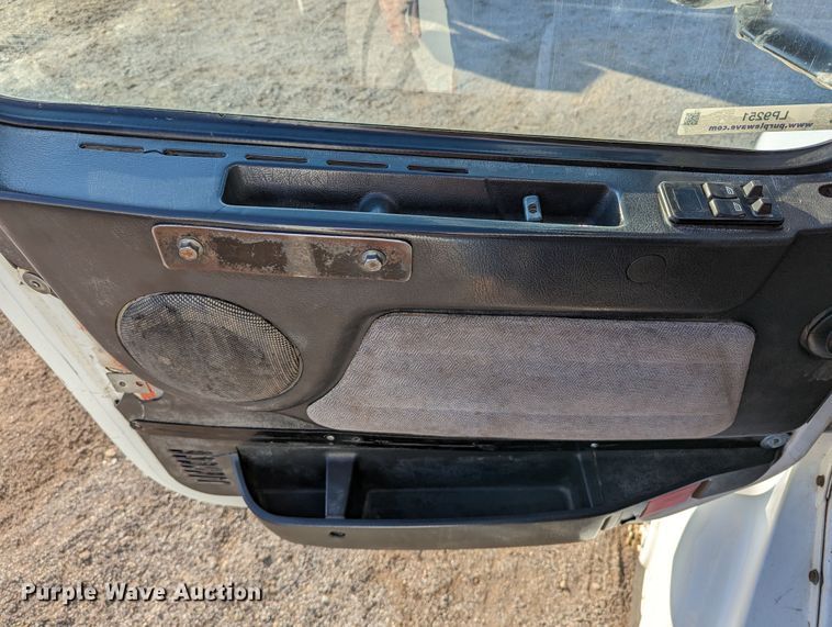 image for item LP9251 2002 Volvo VNL semi truck