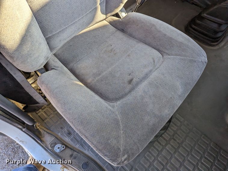 image for item LP9251 2002 Volvo VNL semi truck