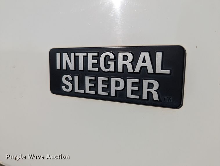 image for item LP9251 2002 Volvo VNL semi truck