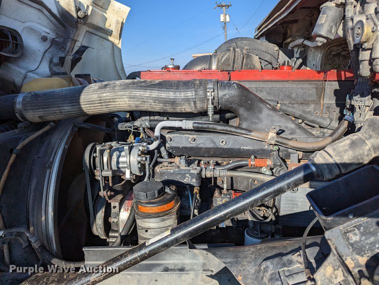 image for item LP9251 2002 Volvo VNL semi truck