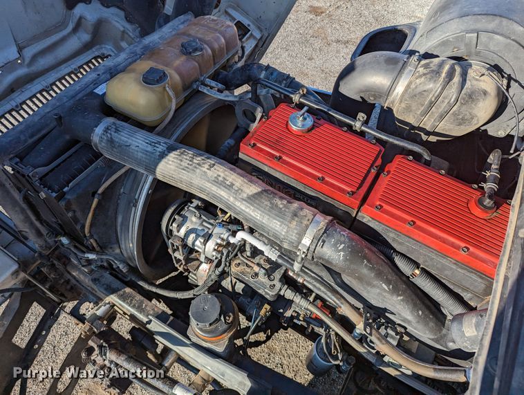 image for item LP9251 2002 Volvo VNL semi truck