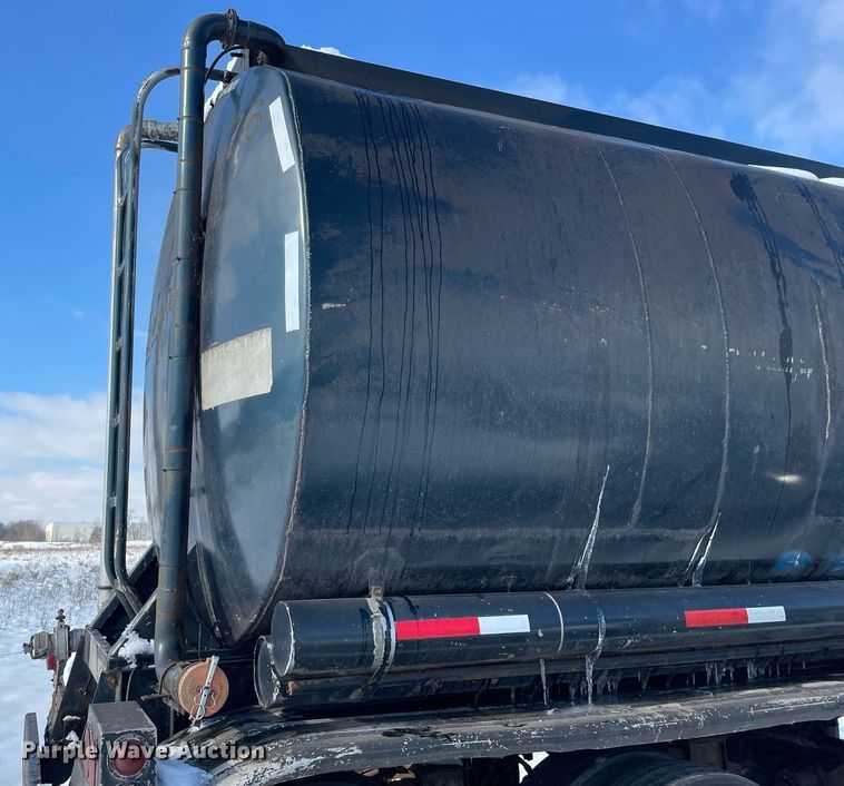 image for item MA9900 1974 Trailmobile F11S4MCM  tank trailer