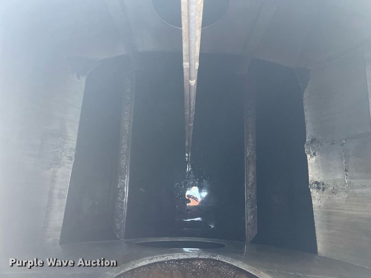 image for item MA9900 1974 Trailmobile F11S4MCM  tank trailer