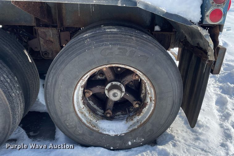 image for item MA9900 1974 Trailmobile F11S4MCM  tank trailer