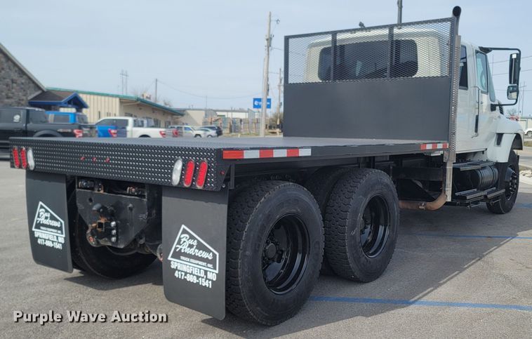 image for item MB9860 2009 International WorkStar 7400  flatbed truck