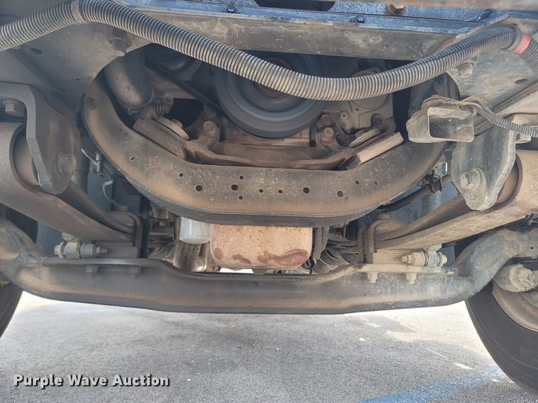 image for item MB9860 2009 International WorkStar 7400  flatbed truck