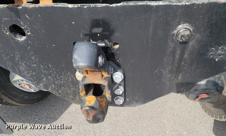 image for item MB9860 2009 International WorkStar 7400  flatbed truck