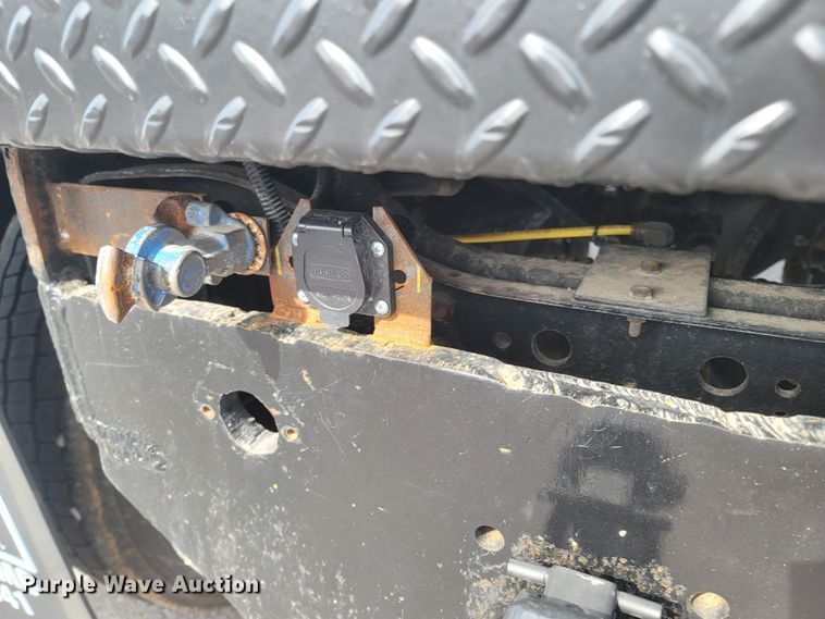 image for item MB9860 2009 International WorkStar 7400  flatbed truck